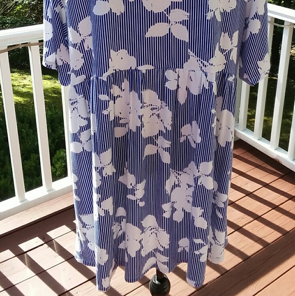 BOUTIQUE FLORAL/STRIPED SHORT SLEEVES TOP SIZE:2X - Picture 4 of 7